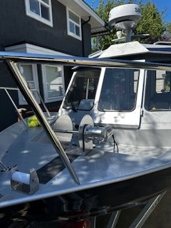 Kingfisher 2425 Escape