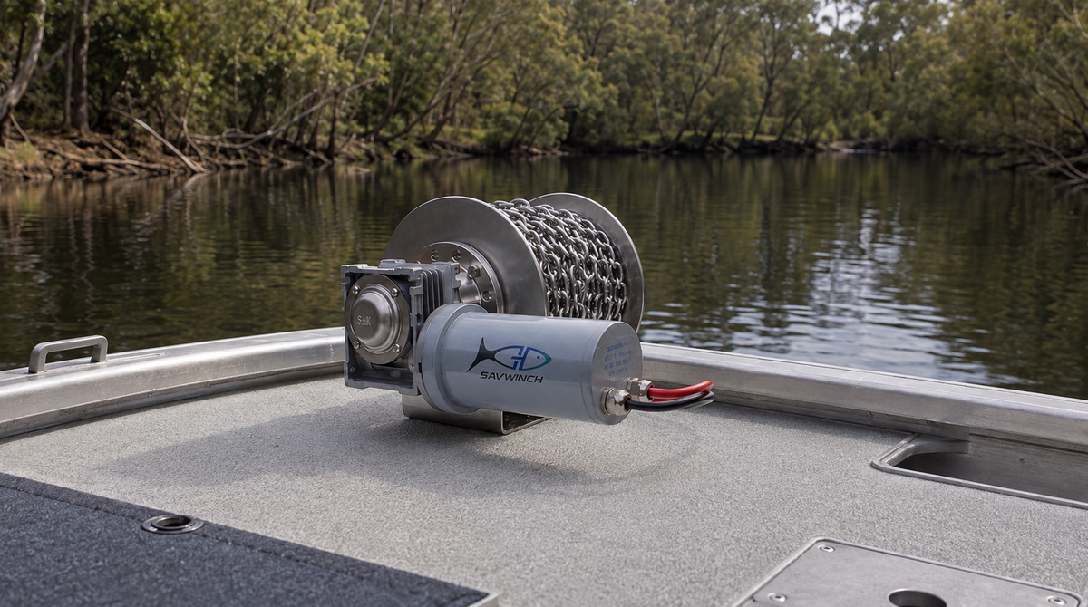 Savwinch Classic Series drum winch mounted on a boat at a marina